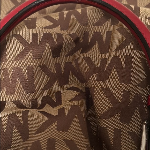 Michael Kors medium size purse - Picture 10 of 10